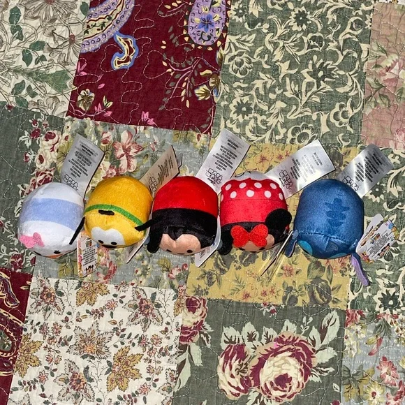 5 piece bundle- Disney Tsum-Tsum Mickey Mouse set! NWT! - Picture 7 of 7